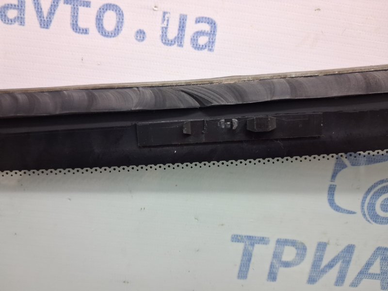 Стекло лобовое Lancer 2003-2009 9 1.6 бензин 4G18