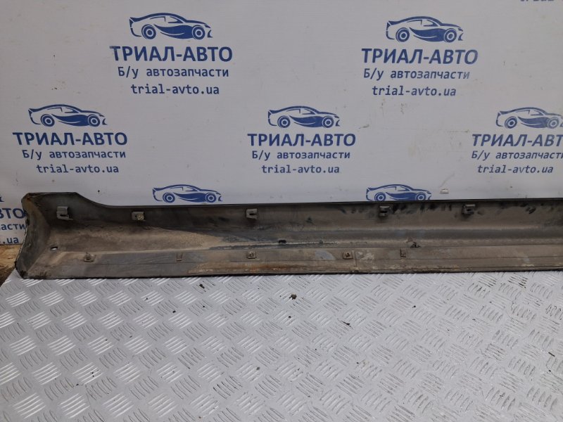 Накладка порога внешняя левая Lancer 2003-2009 9 1.6 бензин 4G18