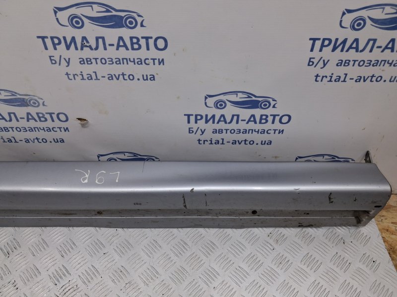 Накладка порога внешняя правая Lancer 2003-2009 9 1.6 бензин 4G18