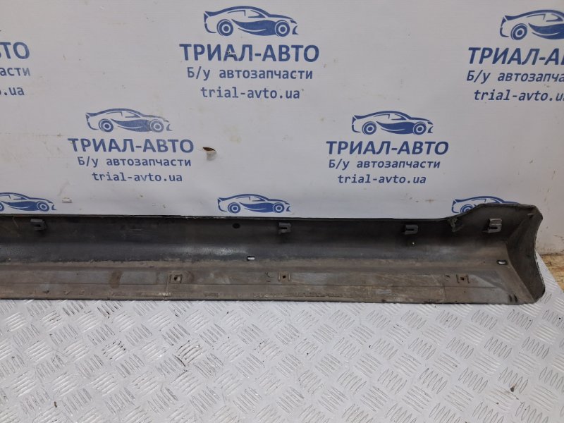 Накладка порога внешняя правая Lancer 2003-2009 9 1.6 бензин 4G18