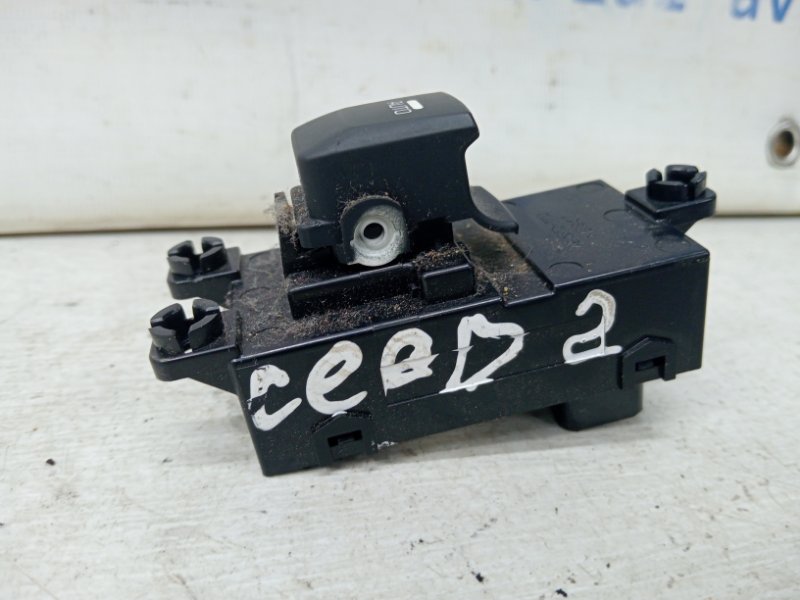 Кнопка стеклоподъемника Kia Ceed 2012-2018 JD 1.6 diesel D4FB 93580A2000 Б/У