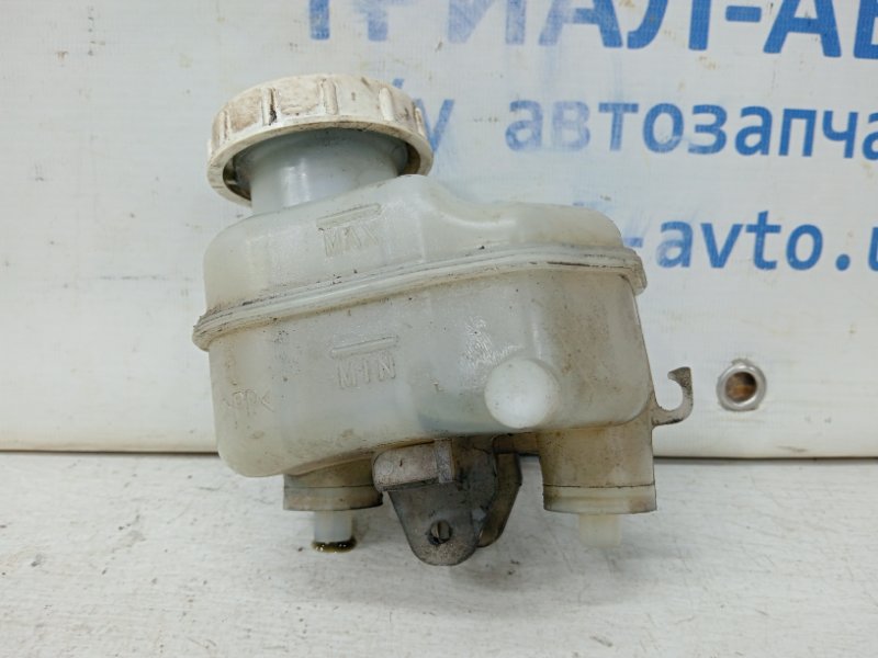 Бачок главного тормозного цилиндра Mitsubishi Lancer 2003-2009 9 1.6 бензин 4G18 MR569039 Б/У