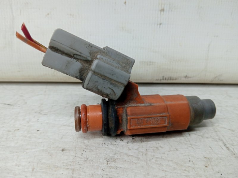 Форсунка топливная Mitsubishi Lancer 2003-2009 9 1.6 бензин 4G18 MD319791 Б/У