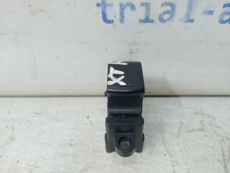 Кнопка стеклоподъемника X-Trail 2007-2015 T31 2.0 Diesel M9R