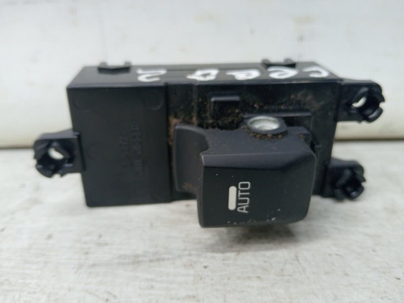 Кнопка стеклоподъемника Ceed 2012-2018 JD 1.6 diesel D4FB