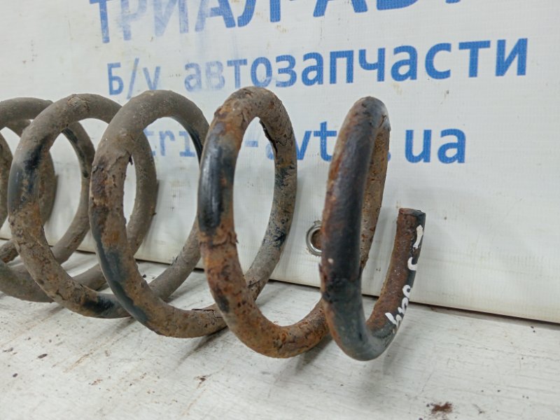 Пружина задняя Mitsubishi Lancer 9 1.6 бензин 4G18