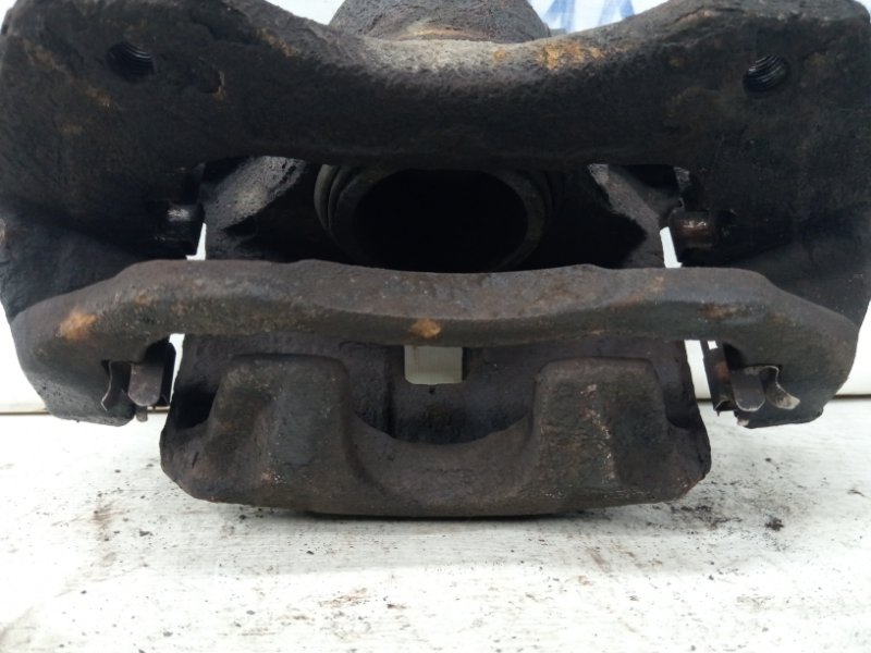 Суппорт передний правый Lancer 2003-2009 9 1.6 бензин 4G18