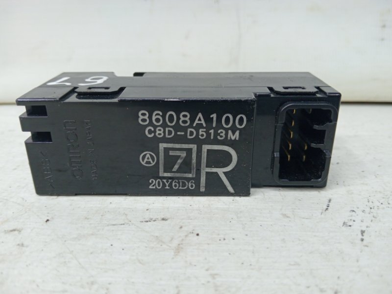 Кнопка стеклоподъемника Lancer 2003-2009 9 1.6 бензин 4G18