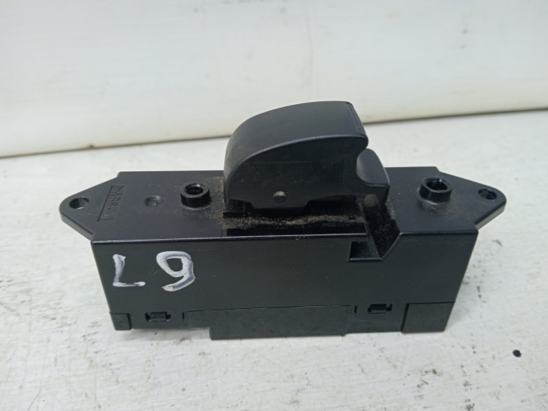 Кнопка стеклоподъемника Mitsubishi Lancer 2003-2009 9 1.6 бензин 4G18 8608A099 Б/У