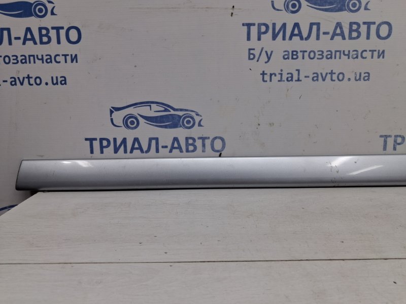 Накладка двери передняя правая Lancer 2003-2009 9 1.6 бензин 4G18