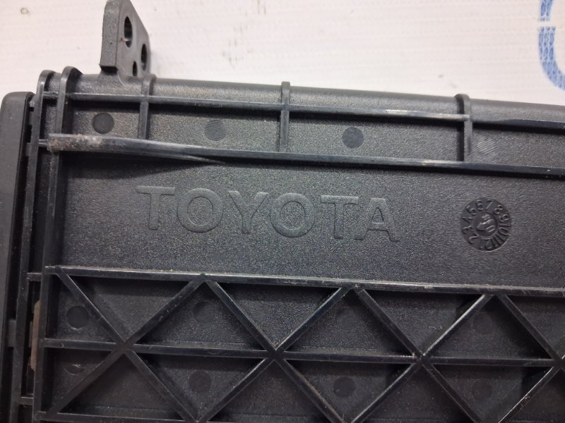 Подстаканник Avensis 2002-2010 T25 1.8 бензин 1ZZFE