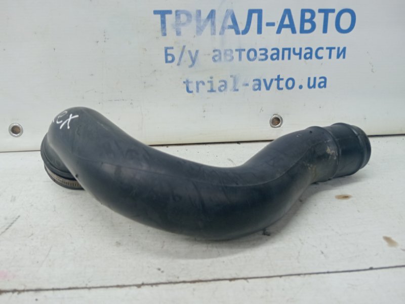 Патрубок интеркулера SsangYong Rexton 2006-2012 Y250 2.7 D27DT 2373008406 Б/У