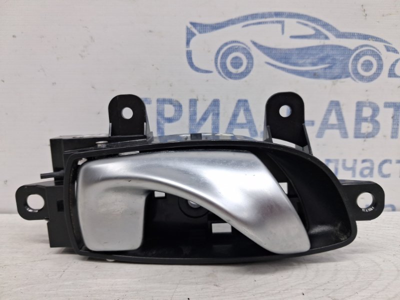 Ручка двери внутренняя правая Infiniti Q50 2013- V37 2.2 diesel OM651 806701MF0A Б/У