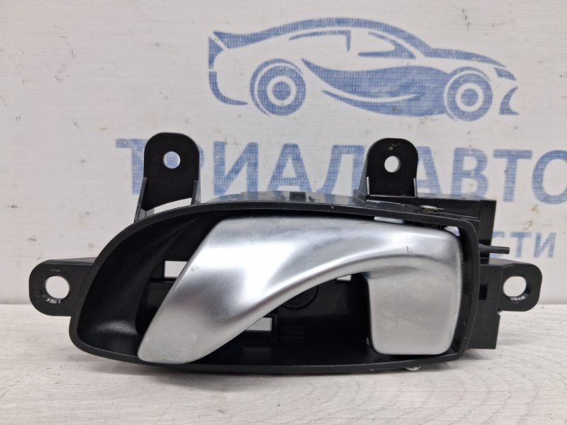 Ручка двери внутренняя левая Infiniti Q50 2013- V37 2.2 diesel OM651 806711MF0A Б/У