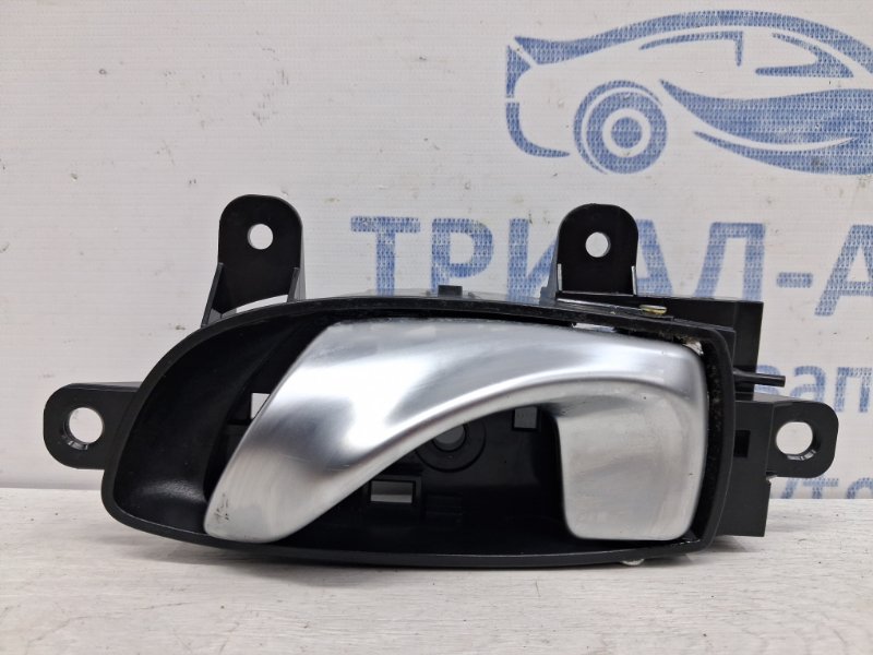 Ручка двери внутренняя левая Infiniti Q50 2013- V37 2.2 diesel OM651 806711MF0A Б/У