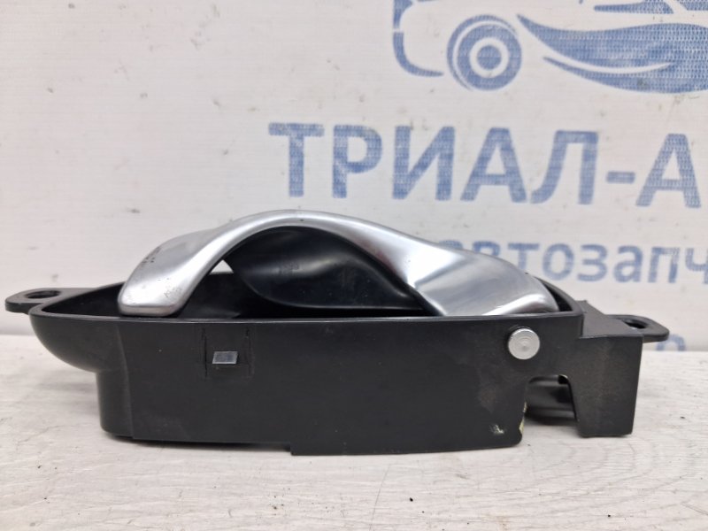 Ручка двери внутренняя левая Q50 2013- V37 2.2 diesel OM651