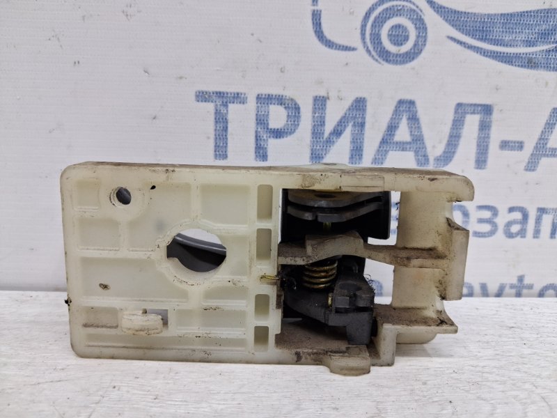 Ручка двери внутренняя левая Hyundai Tucson JM 2.0 diesel D4EA