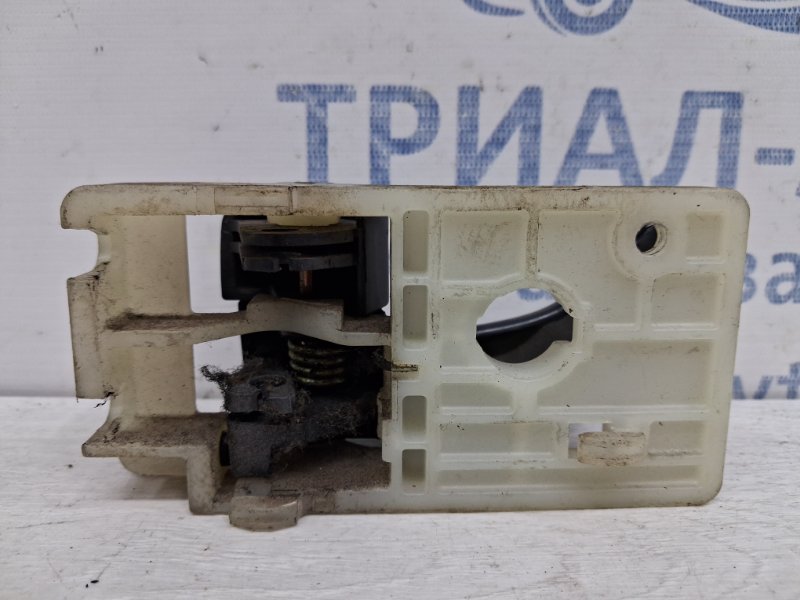 Ручка двери внутренняя правая Hyundai Tucson JM 2.0 diesel D4EA