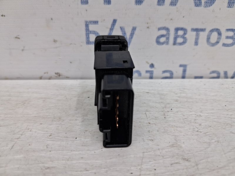 Кнопка подогрева левая Prado 2002-2009 J120 4.0 1GR-FE