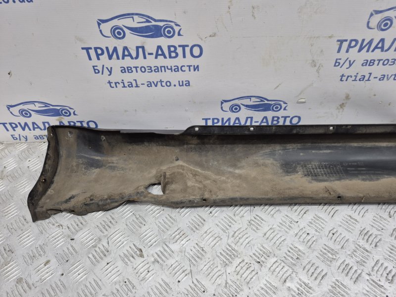 Накладка порога внешняя правая Rexton 2006-2012 Y250 2.7 D27DT