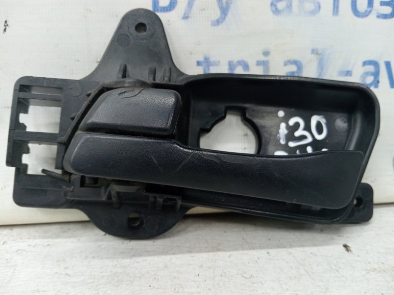 Ручка двери внутреняя задняя левая Hyundai I30 2007-2012 FD 1.6 diesel D4FB 836112L000XP Б/У