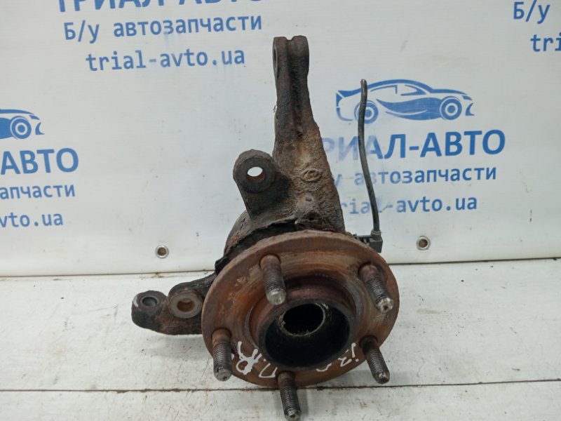 Кулак поворотный правый со ступицей Hyundai I30 2007-2012 FD 1.6 diesel D4FB 517162H100 Б/У