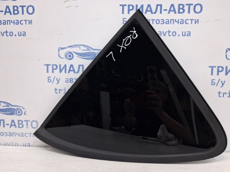 Стекло в кузов заднее левое SsangYong Rexton 2006-2012 Y250 2.7 D27DT 7921008012 Б/У