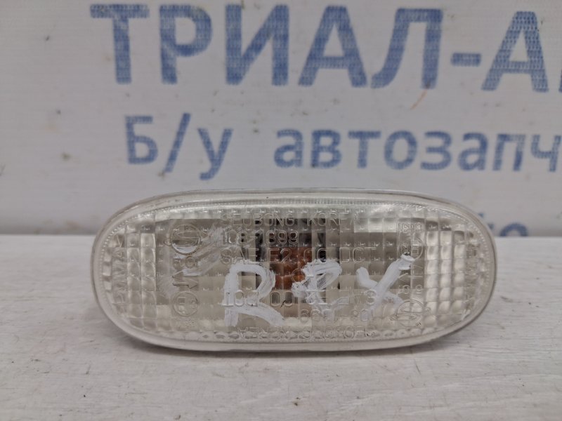 Повторитель поворотника SsangYong Rexton 2006-2012 Y250 2.7 D27DT 8340008201 Б/У