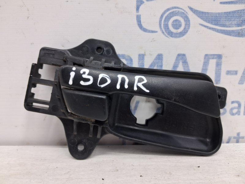 Ручка двери внутреняя передняя правая Hyundai I30 2007-2012 FD 1.6 diesel D4FB 826212L000XP Б/У