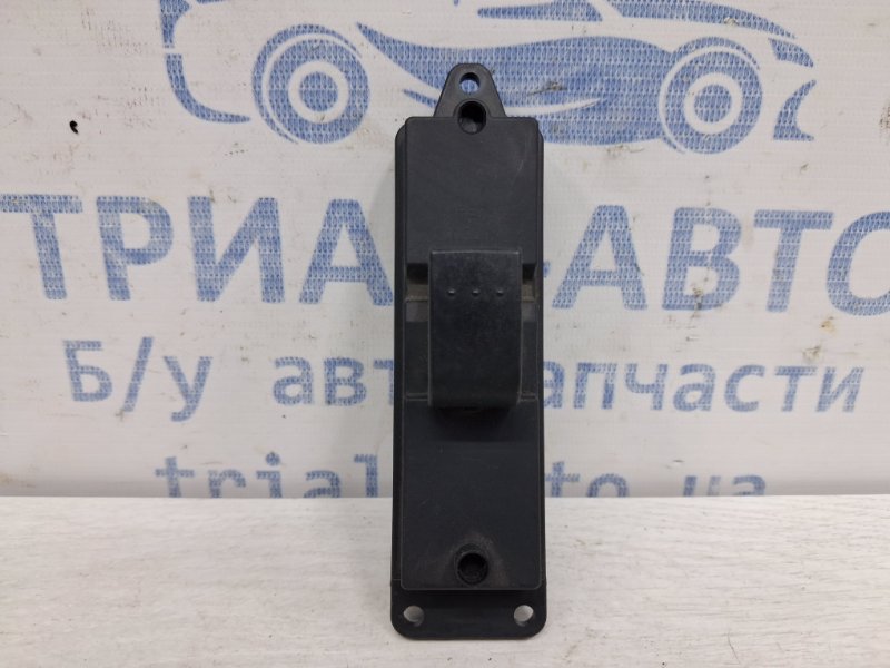 Кнопка стеклоподъемника 3 2003-2009 BK 1.6 бензин Z6