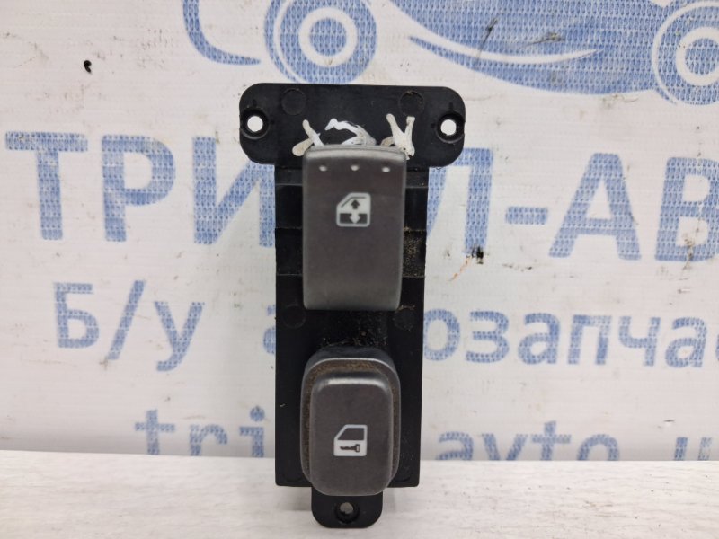 Кнопка стеклоподъемника передняя Rexton 2006-2012 Y250 2.7 D27DT