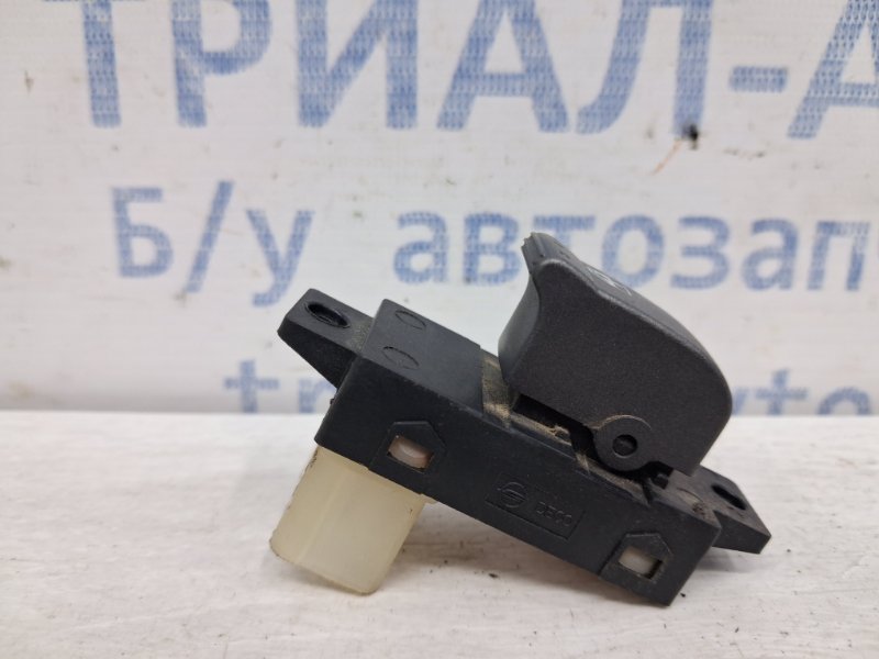 Кнопка стеклоподъемника SsangYong Rexton 2006-2012 Y250 2.7 D27DT 202006279 Б/У
