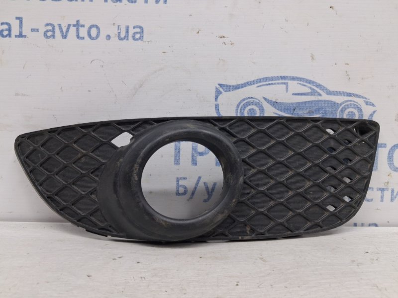 Решетка противотуманки правая Mitsubishi Lancer 2007-2017 10 1.5 бензин 4a91 8321A090 Б/У