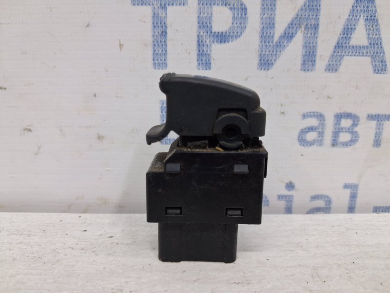 Кнопка стеклоподъемника Kia Sorento 2002-2011 BL 2.5 diesel D4CB 935753E010BL Б/У