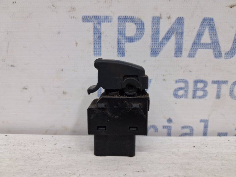 Кнопка стеклоподъемника Hyundai Tucson 2004-2009 JM 2.0 diesel D4EA 935802E050WK Б/У