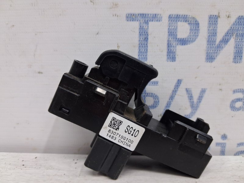 Кнопка стеклоподъемника Subaru Forester 2012-2018 SJ 2.0 diesel EE20Z 83071SG100 Б/У