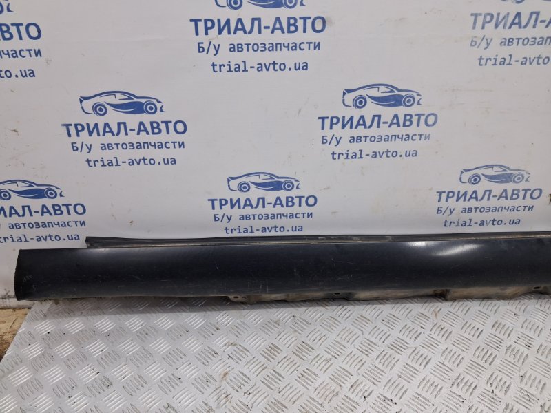 Накладка порога внешняя правая Avensis 2002-2010 T25 1.8 бензин 1ZZFE
