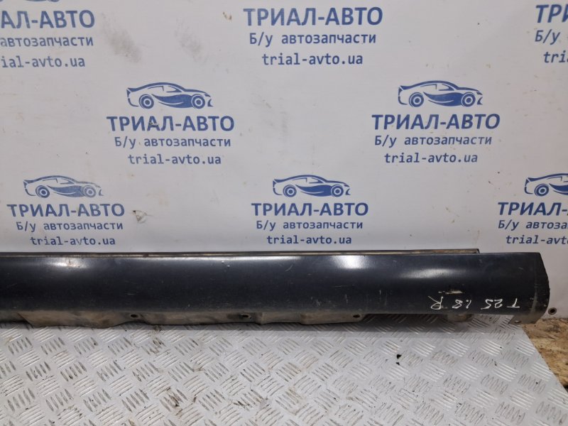 Накладка порога внешняя правая Toyota Avensis T25 1.8 бензин 1ZZFE