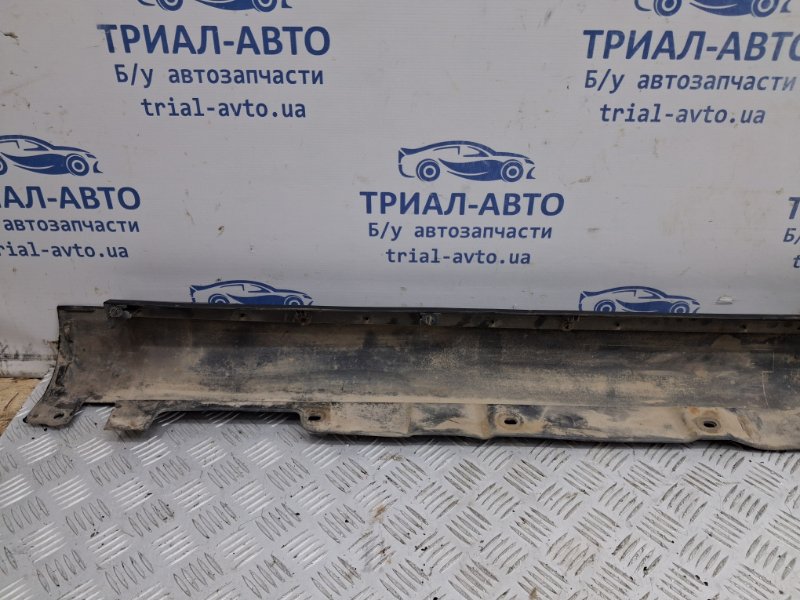 Накладка порога внешняя правая Avensis 2002-2010 T25 1.8 бензин 1ZZFE