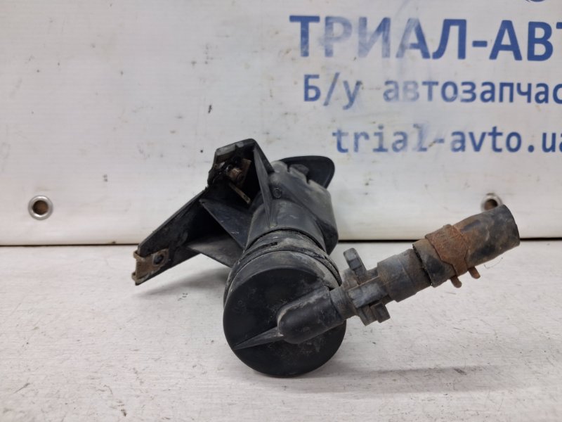 Омыватель фары левый Avensis 2002-2010 T25 1.8 бензин 1ZZFE