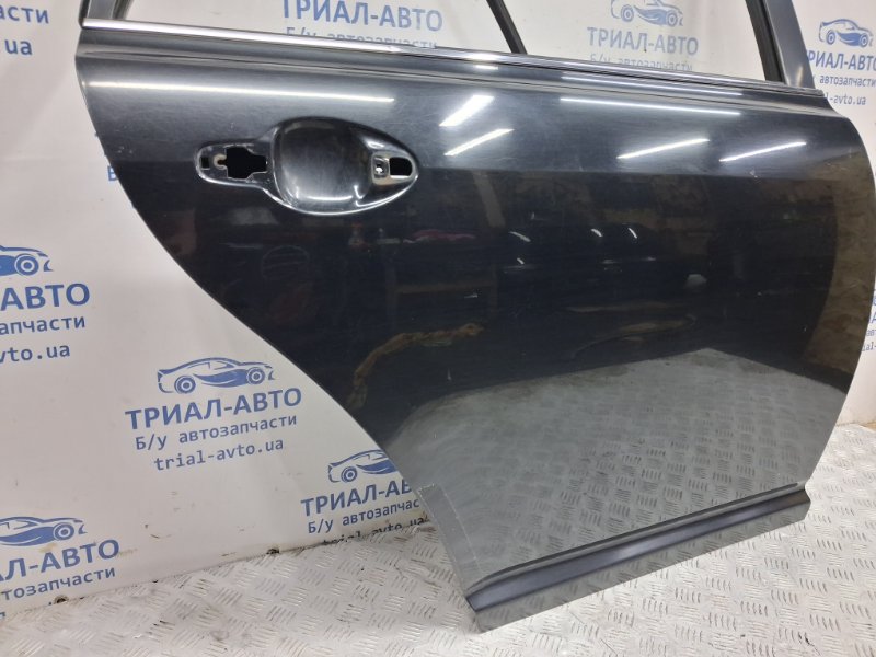 Дверь задняя правая Toyota Avensis T25 1.8 бензин 1ZZFE