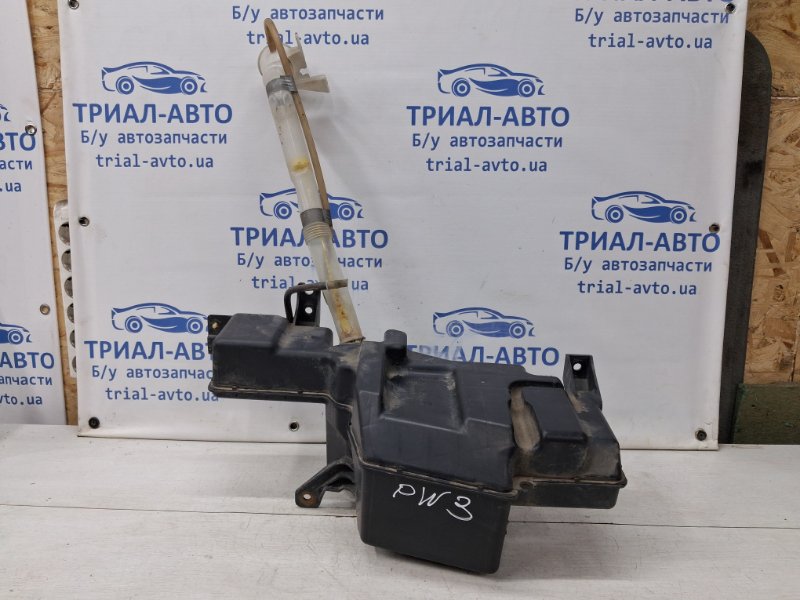 Бачок омывателя Mitsubishi Pajero Wagon 1999-2006 3 3.2 Дизель 4M41 MN117941 Б/У