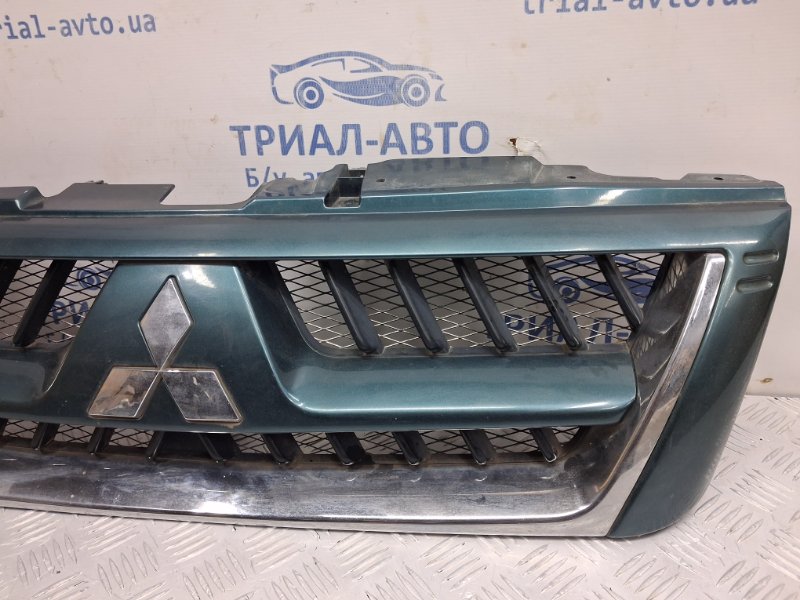 Решетка радиатора Mitsubishi Pajero Wagon 3 3.2 Дизель 4M41