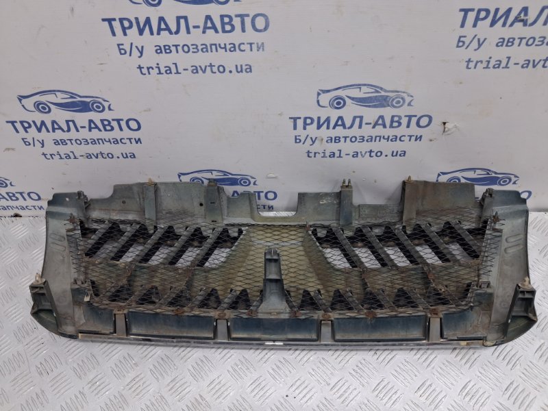 Решетка радиатора Pajero Wagon 1999-2006 3 3.2 Дизель 4M41
