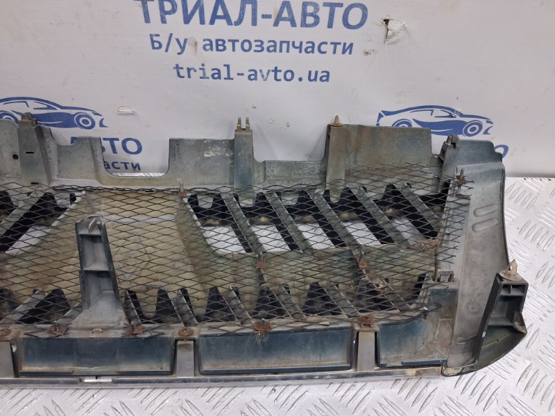 Решетка радиатора Pajero Wagon 1999-2006 3 3.2 Дизель 4M41