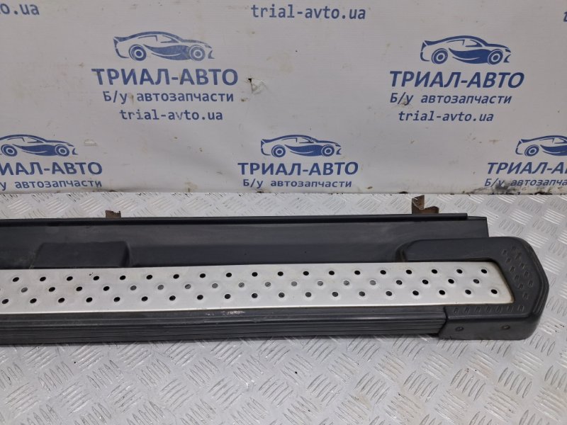 Подножка левая Mitsubishi Pajero Wagon 3 3.2 Дизель 4M41