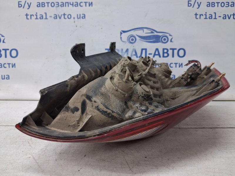 Фонарь задний внешний правый Pajero Wagon 1999-2006 3 3.2 Дизель 4M41