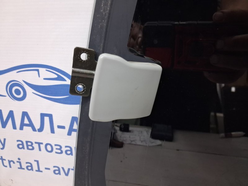 Стекло в кузов заднее левое Mitsubishi Pajero Wagon 3 3.2 Дизель 4M41