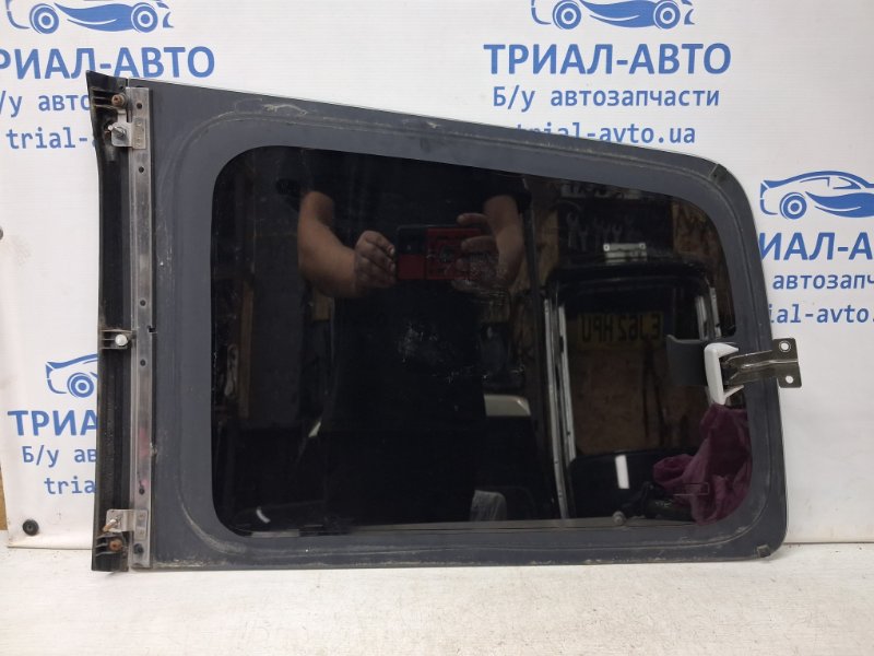 Стекло в кузов заднее правое Pajero Wagon 1999-2006 3 3.2 Дизель 4M41