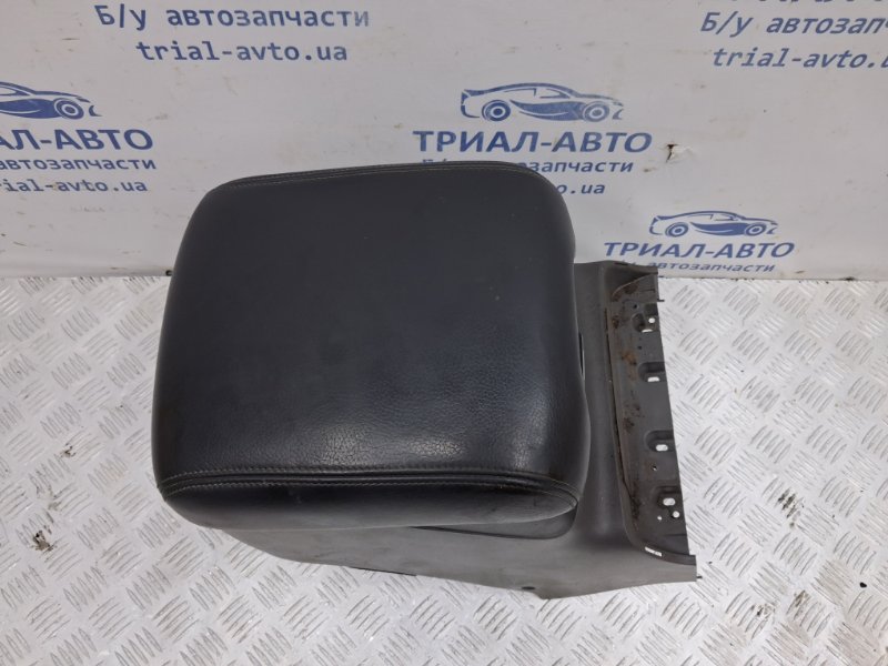 Подлокотник Pajero Wagon 1999-2006 3 3.2 Дизель 4M41